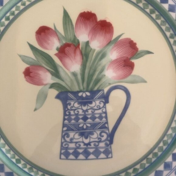 Villeroy & Boch Perugia 12" Chop Plate Blue w/Red Tulips Cottage Core Wall Art - Picture 2 of 6